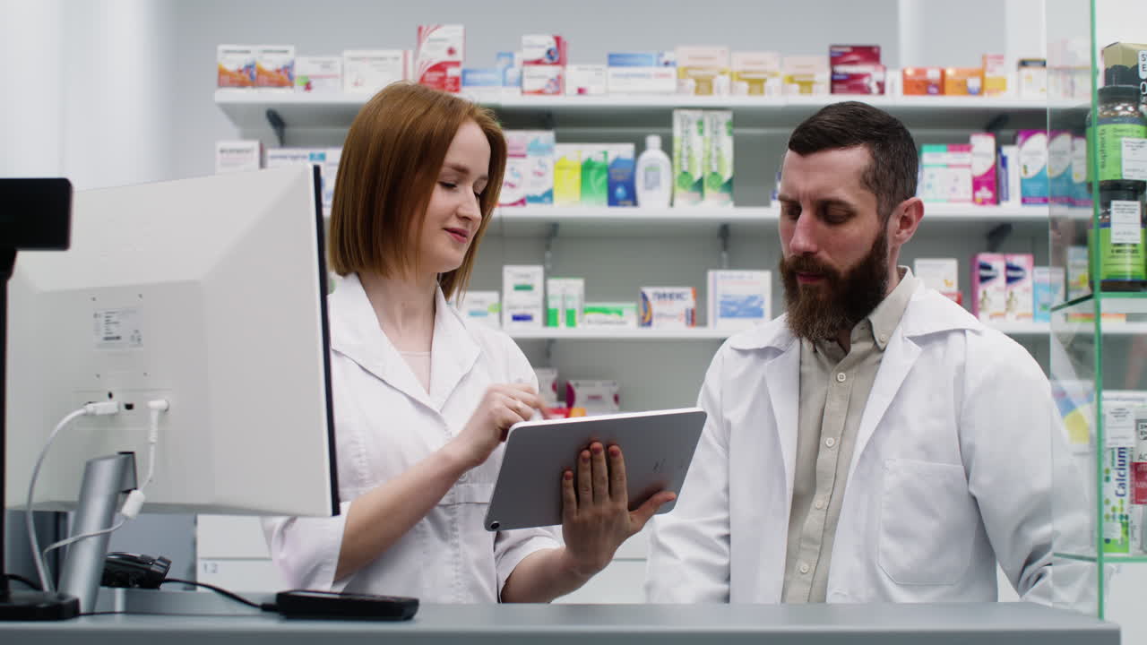 실내에서 일하는 약사