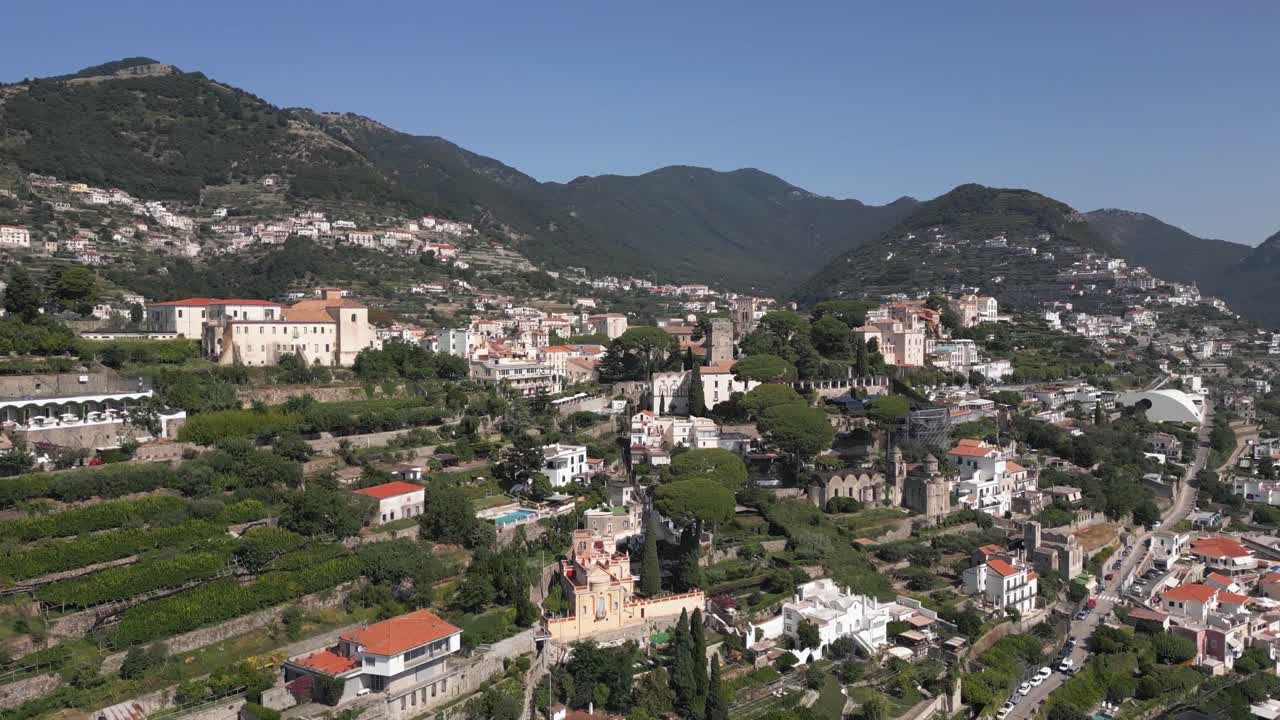 la pequeña ciudad italiana de ravello en la costa de amalfi 4k vista de drone