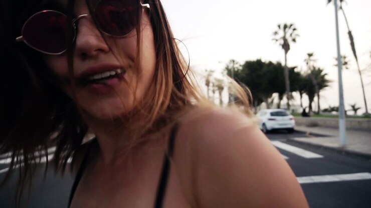 Close Up Footage Of A Sexy Girl Fluttering Her Hair In Front Camera, Moving Her Body Y In Dancing