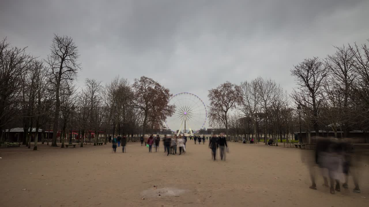 프랑스의 구름이 많은 날, place de la concorde에서 큰 바, 파노라마, 4k 타임스