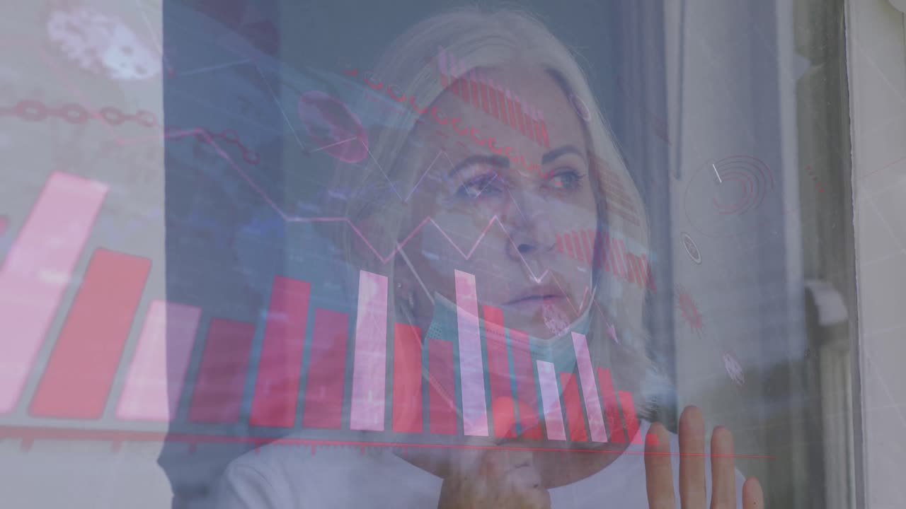 анимация обработки данных над кавказской женщиной с маской на лице