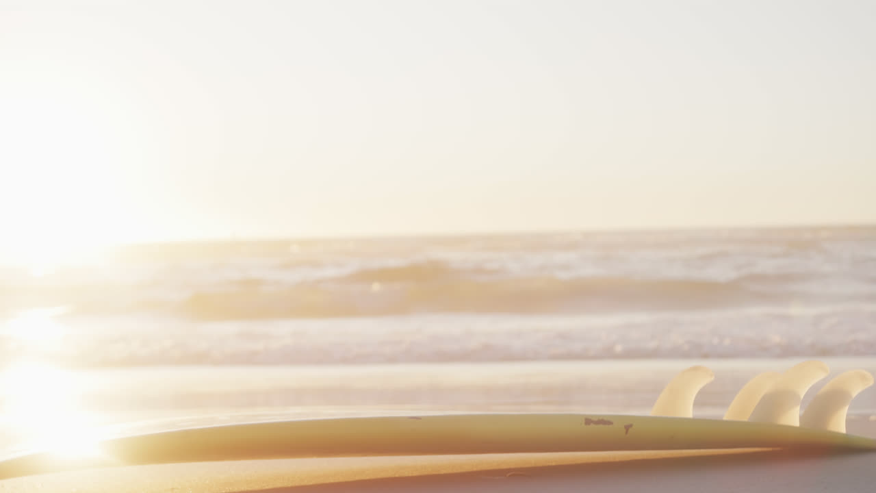 서프보드의 근접, 느린 동작, 복사 공간