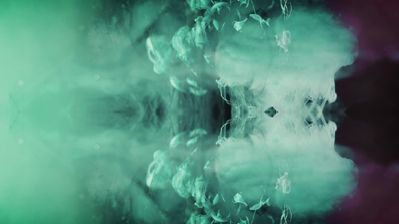 vertical de efectos visuales con colores de tinta verde que se mezclan bajo el agua