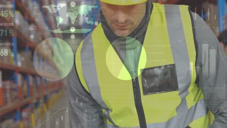 animación del procesamiento de datos financieros sobre el trabajador de almacén caucásico