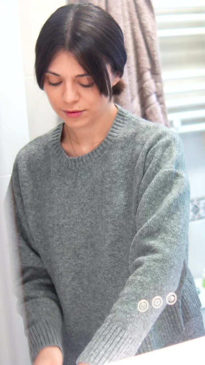 화장실에 있는 여자