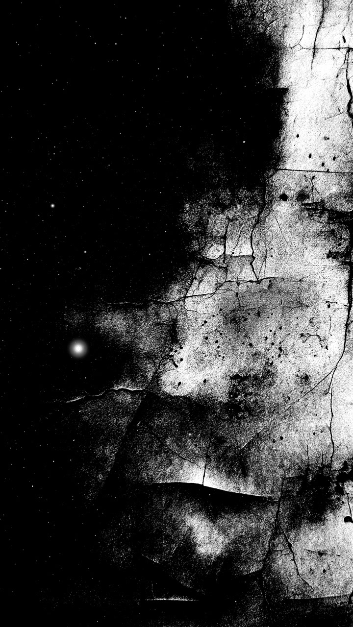 Immagine monocromatica cupa e austera con profonde fessure, macchie di sporco e strati di cemento incrinato. Ottimo sfondo per fascicoli di casi di cronaca nera, indagini misteriose e sequenze di titoli di thriller