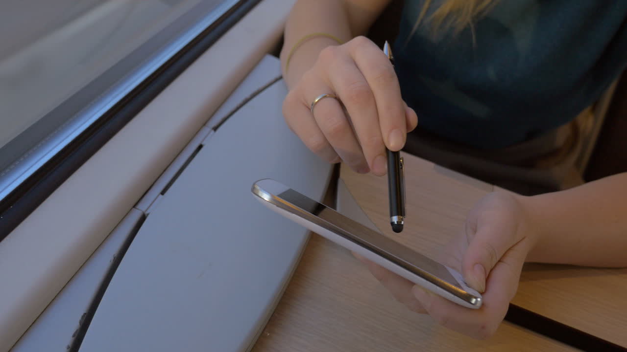 un viaje largo no es aburrido cuando estás en contacto con amigos.