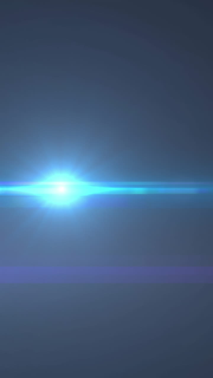 animación de un foco azul con destello de la lente y haces de luz que se mueven sobre un fondo oscuro