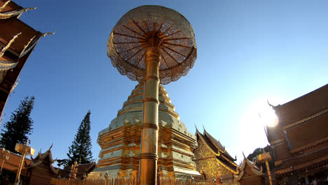 Monte-Dorado-En-El-Templo-De-Wat-Phra-That-Doi-Suthep-En-Chiang-Mai,-Tailandia