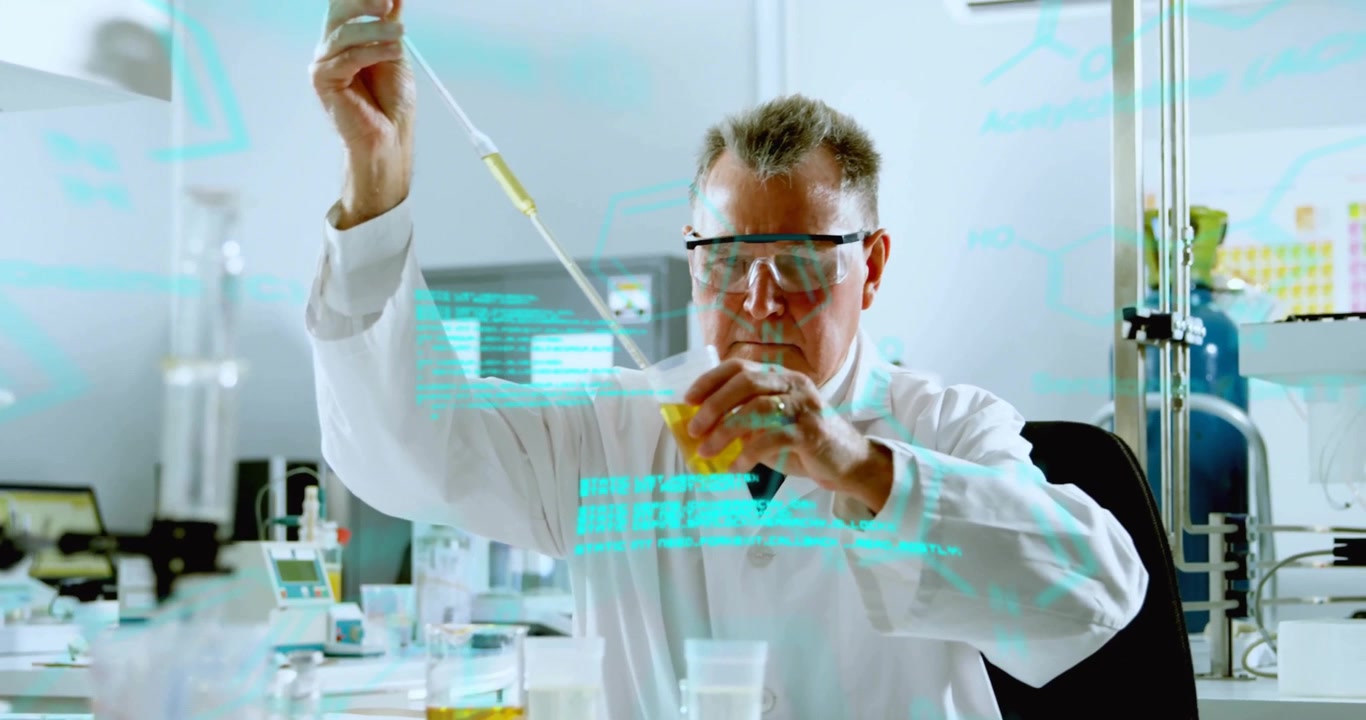Animación de procesamiento de datos y fórmula química sobre un científico caucásico tomando una muestra.