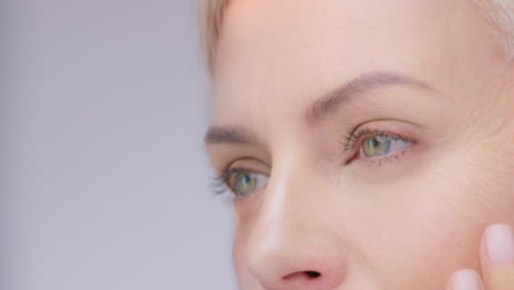 woman with wrinkles on her face