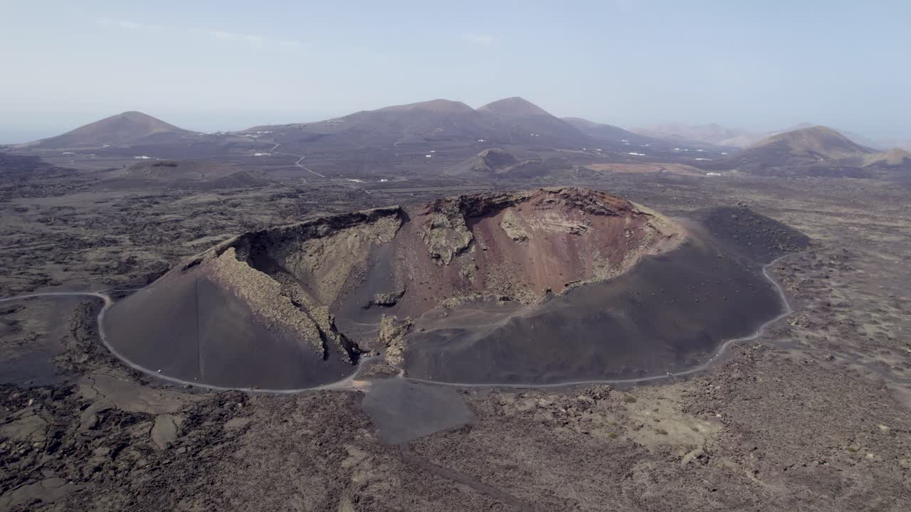 거대한 화산 분화구, 휴화산, 란자로테 공중 4k