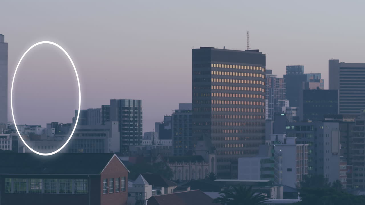 도시 풍경 위의 미디어 및 비즈니스 아이콘의 애니메이션