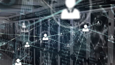 animación de la red de conexiones con iconos y procesamiento de datos sobre la sala de servidores