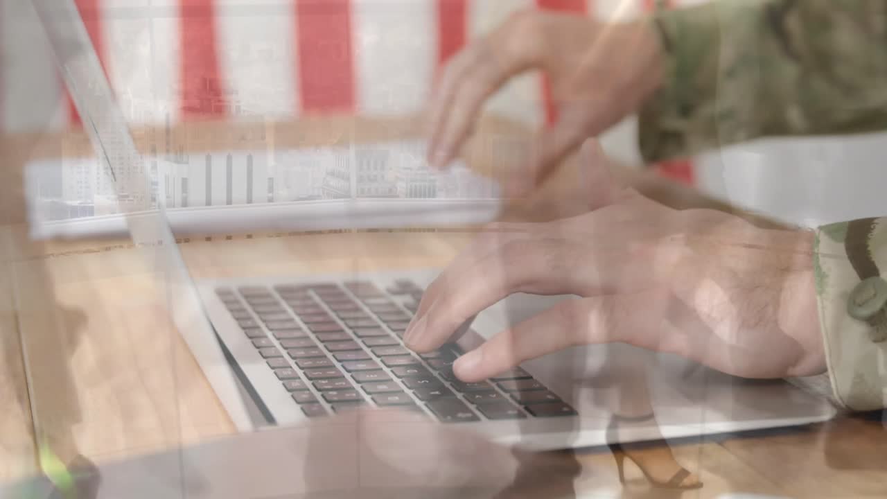 ⁇ 는 사람들 위에 노트북을 사용하는 여성들의 애니메이션