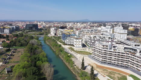 Port-Marianne-Montpellier-Día-Soleado-Rives-Du-Lez-Nuevo-Barrio-Soleado-Aéreo