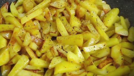 fried potatoes in a pan