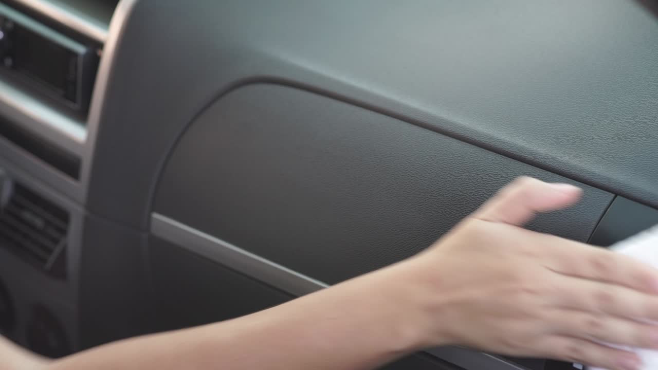 cleaning car the right way