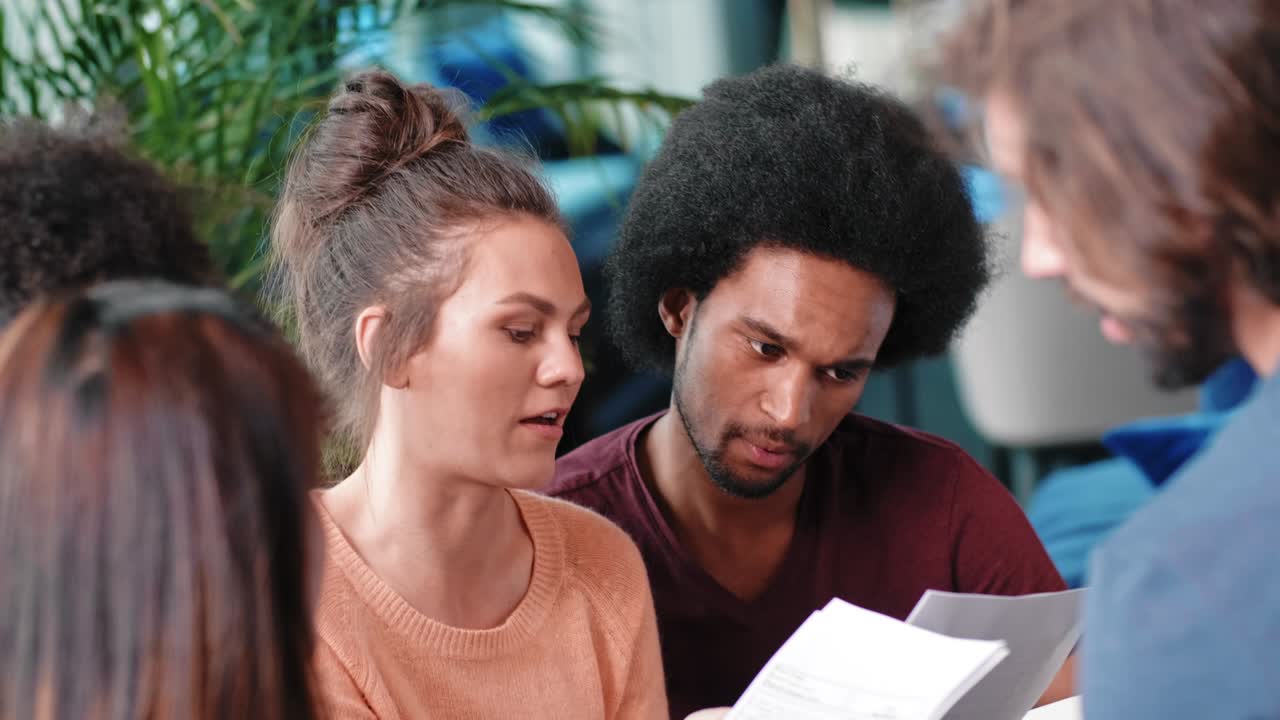 lleno de ideas en la sala de reuniones