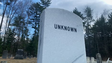 close up of an unknown gravestone