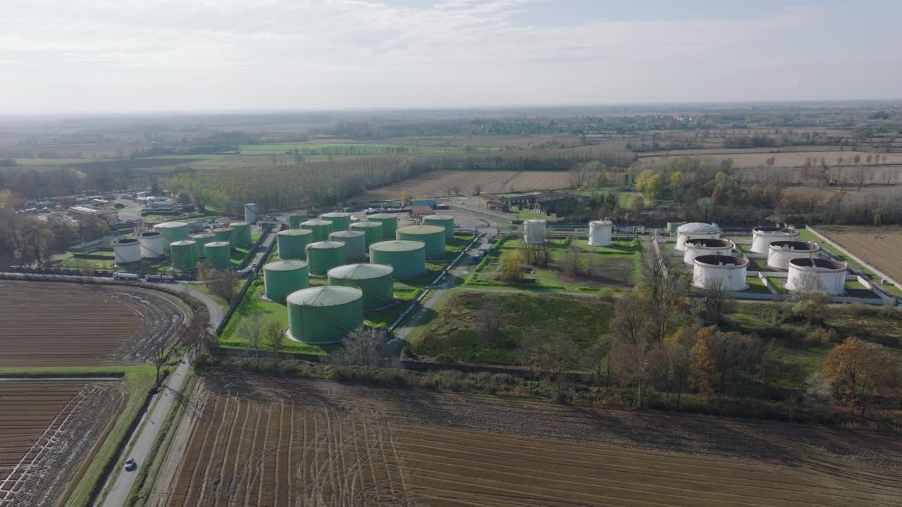 강철 원형 오일 저장 탱크, 석유 제품 저장 및 취급 서비스의 조감도