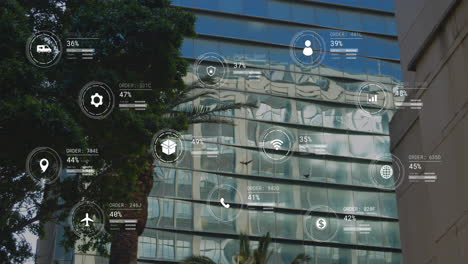 animación de iconos con procesamiento de datos sobre el edificio de oficinas moder