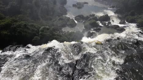 espectacular parque nacional de las cataratas del iguazú en el brasileño-argentino