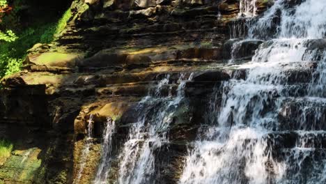 Eine-Urbane-Oase-Mitten-In-Cleveland,-Ohio.-Die-Brandywine-Falls-Sind-Teil-Des-Cuyahoga-Valley-Nationalparks