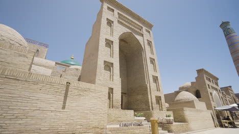 Vista-Exterior-Del-Mausoleo-De-Pahlavan-Mahmoud-En-Khiva,-Uzbekistán