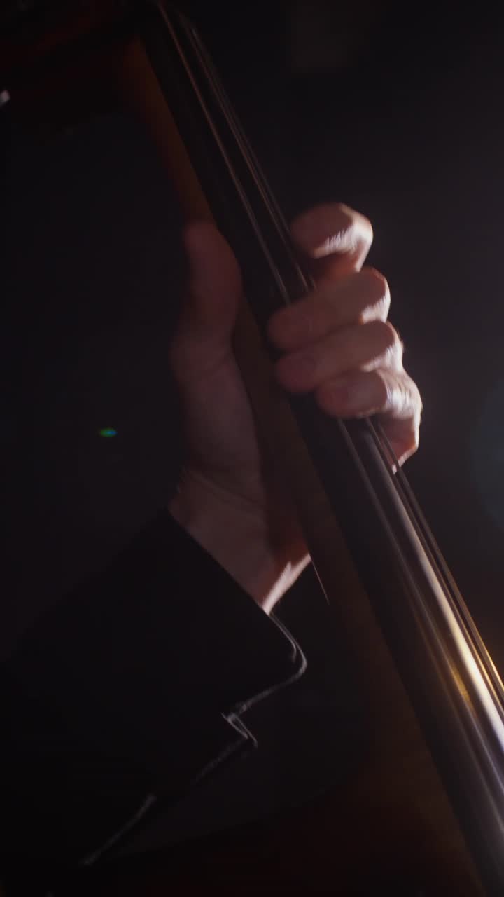 actuación de contrabajo