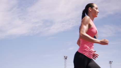 mujer deportista corriendo