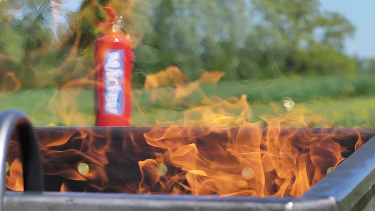 팬은 기름에 점화