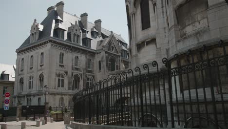 Panning-across-the-Ephrem-hotel-aka-the-guesthouse-of-the-Sacred-Heart-Basilica-of-Montmartre-in-Paris,-France