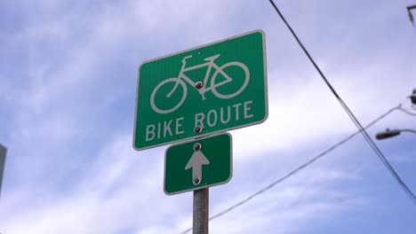 Señal-De-Calle-De-La-Ciudad-De-Ruta-De-Bicicleta