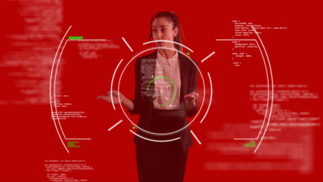 Animación-De-Escaneo-De-Alcance-Con-Procesamiento-De-Datos-Sobre-Una-Empresaria-Caucásica-Sobre-Fondo-Rojo