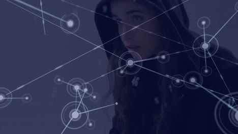 animación de la red de conexiones con una mujer hacker