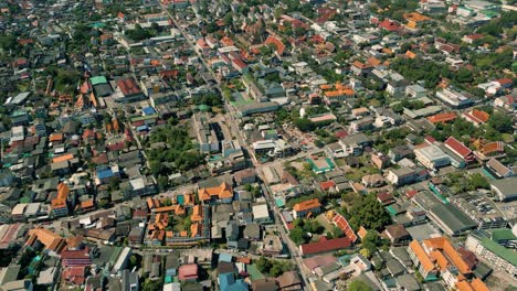 4K-Cinematic-urban-drone-footage-of-a-panoramic-aerial-view-of-the-city-of-Chiang-Mai,-Thailand-on-a-sunny-day