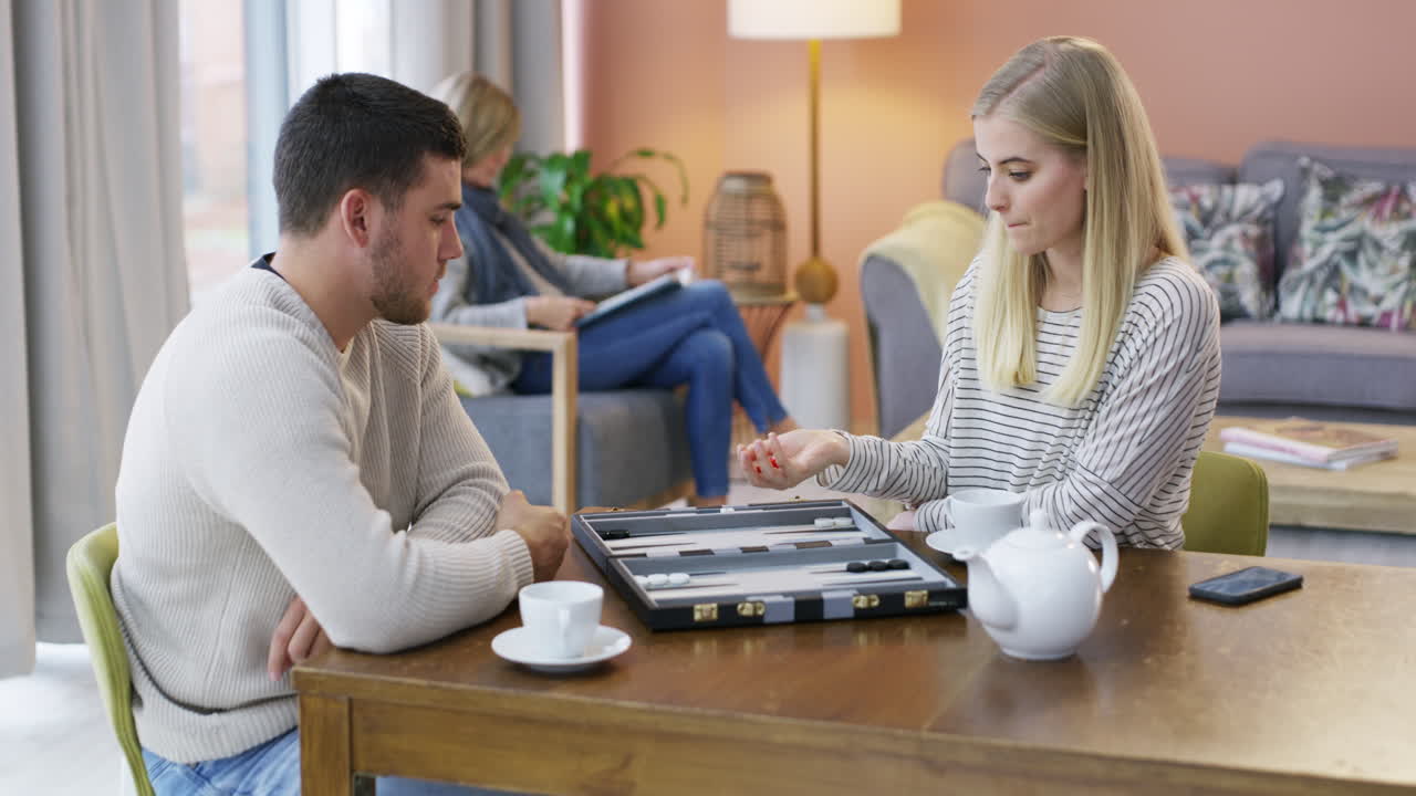 победите скуку с помощью забавной игры.