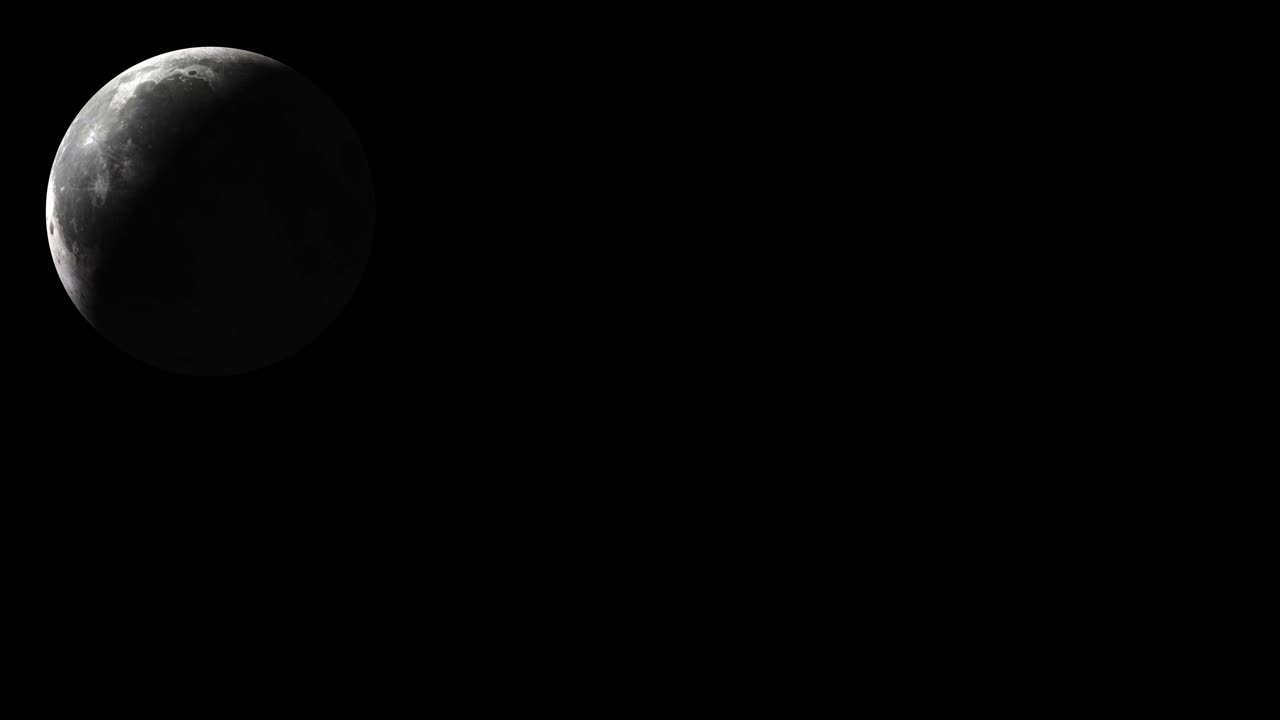 Luna crescente al rallentatore nel cielo scuro