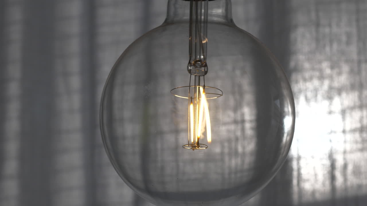 정적 샷을 닫고 거실의 홈 인테리어 램프 장식