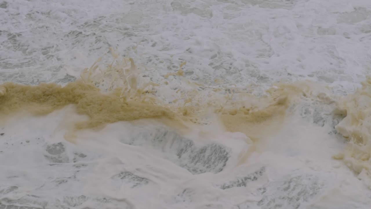 슈퍼 슬로우 모션의 바다 거품