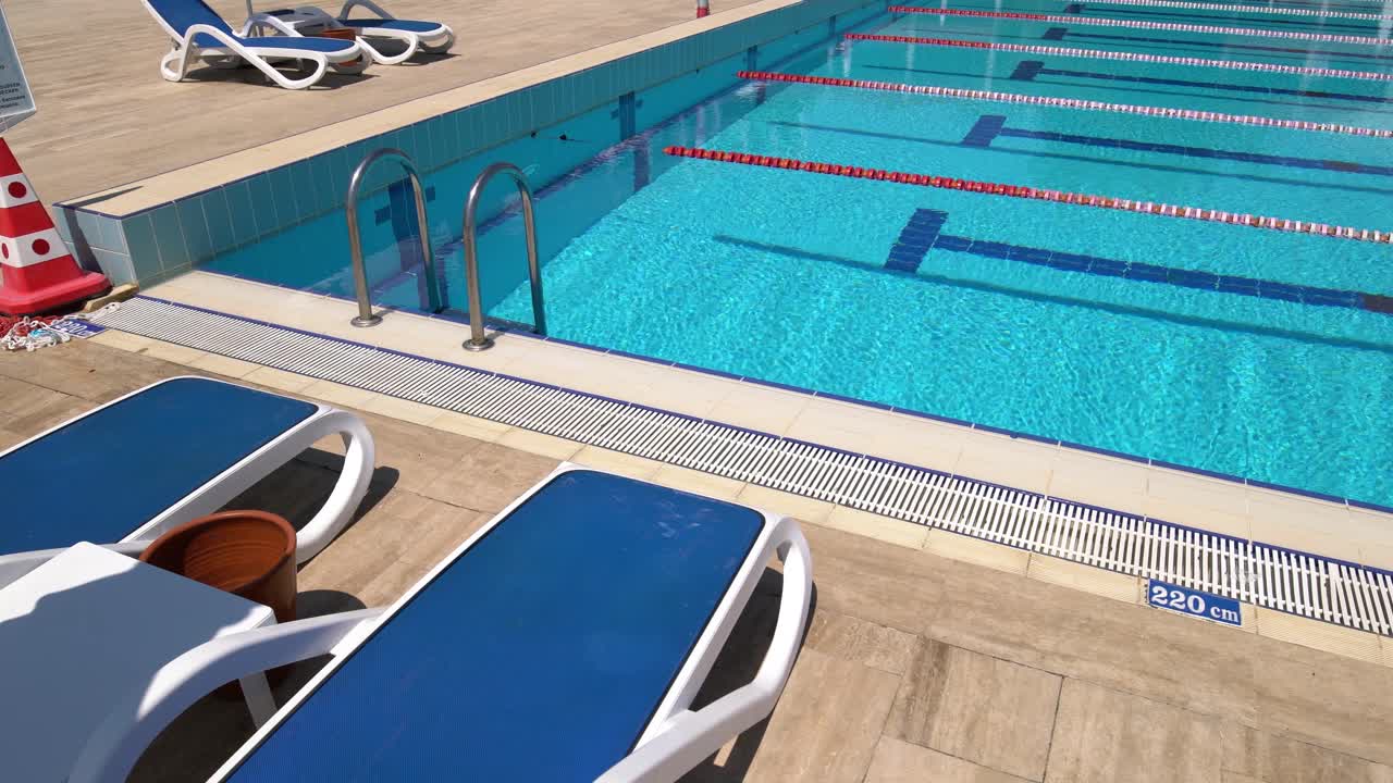 Gribebøjler stige i swimmingpoolen