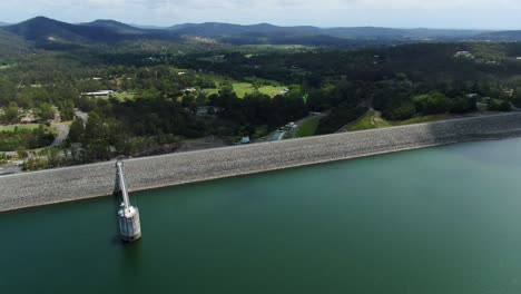 hinze dam advancetown lake with views to the hinterland rock retaining wall gold coast queensland