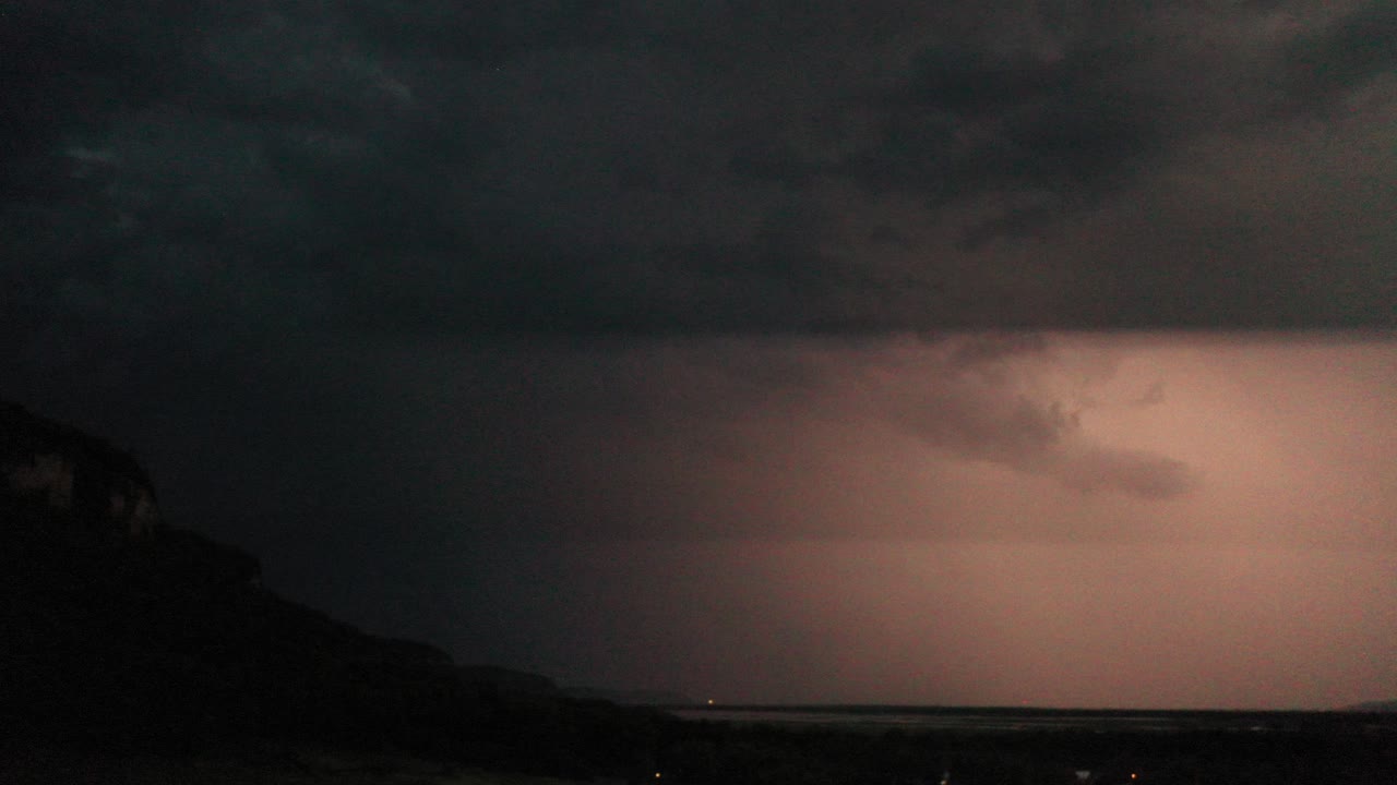 산 위의 폭풍우의 밤