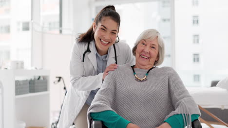 Gesicht,-Lachen-Oder-Arzt-Mit-älterem-Patienten