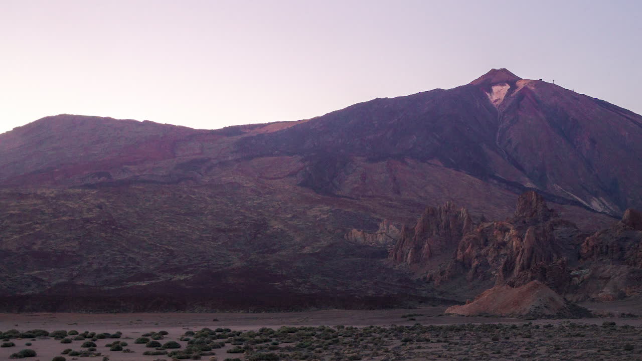 puesta de sol en el parque nacional del teide, tenerife, islas canarias