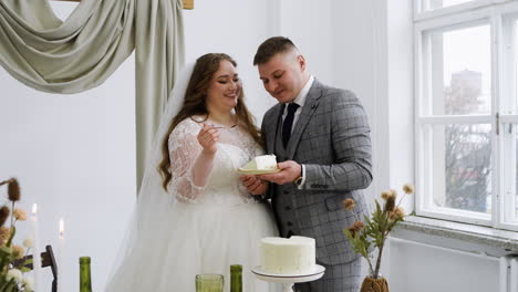 wedding couple with the dessert on the banquet