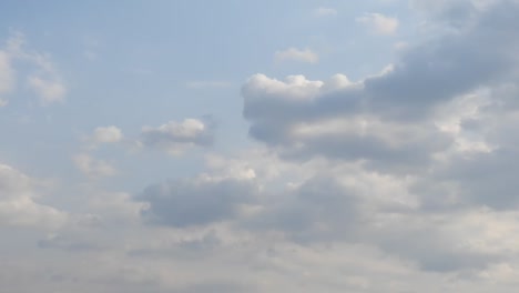 Cloud-formations-time-lapse,-spring-season,-rainy