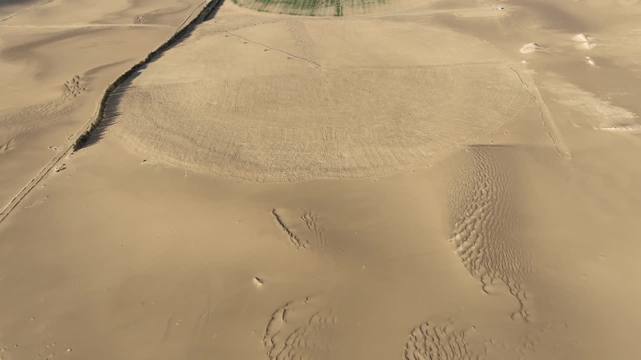 revelando los sistemas de riego de pivote desértico y de pivote circular: un enfoque agrícola moderno en paisajes áridos