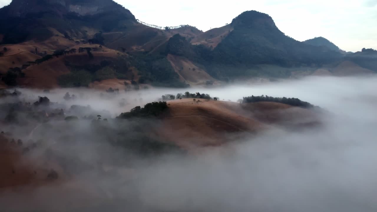 상벤투두 사푸카이 브라질 위에 낮게 깔린 구름